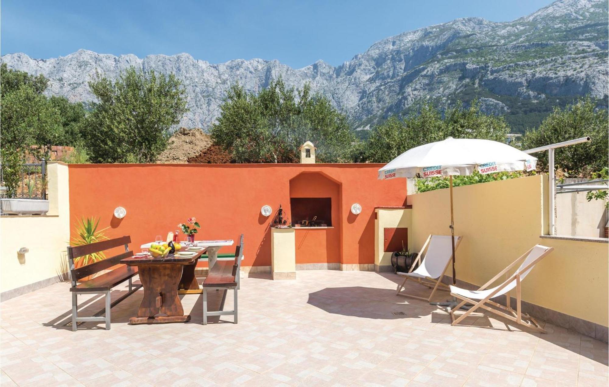 Nice Apartment In Makarska With House Sea View Eksteriør billede