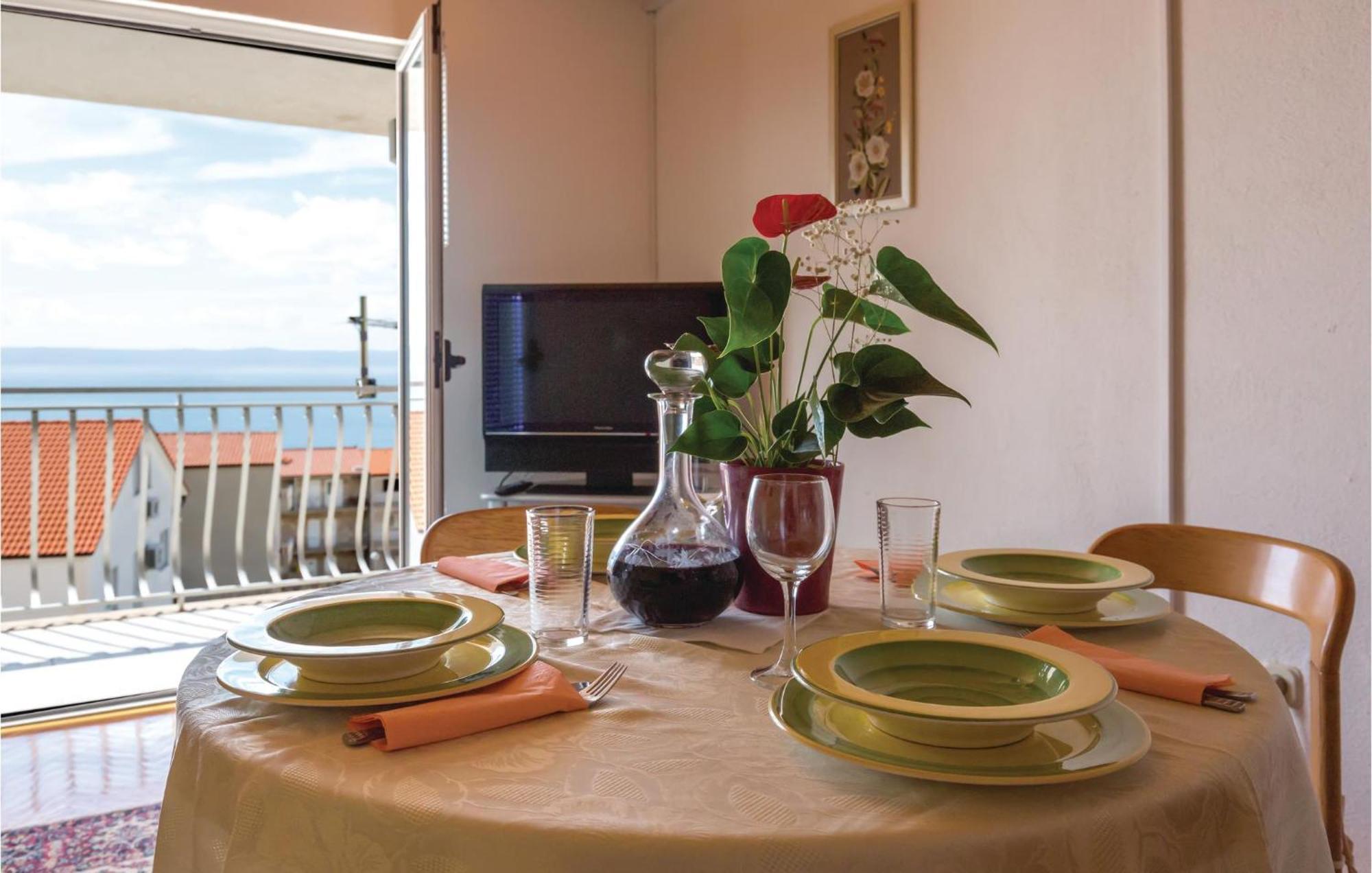 Nice Apartment In Makarska With House Sea View Eksteriør billede
