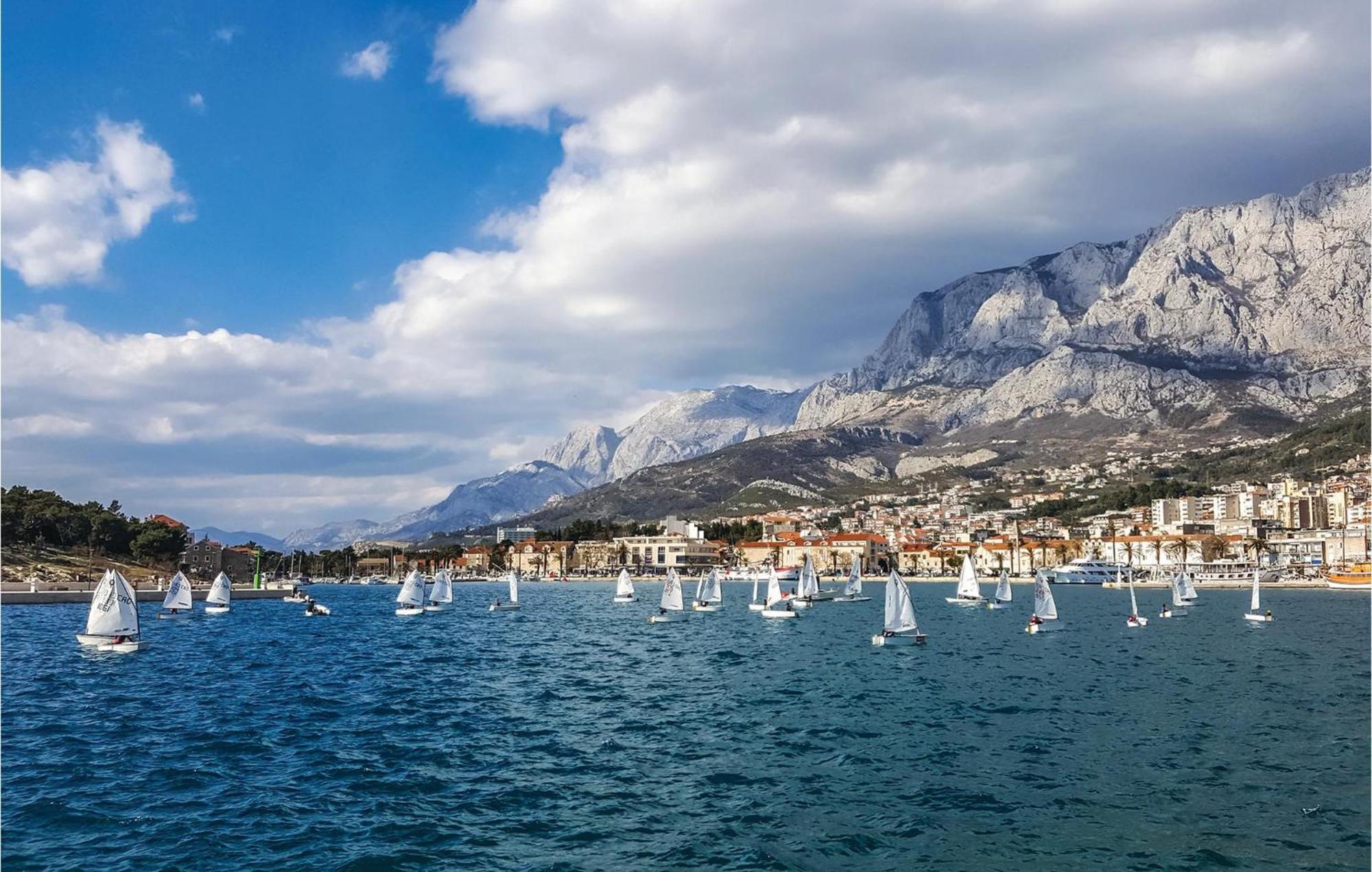 Nice Apartment In Makarska With House Sea View Eksteriør billede